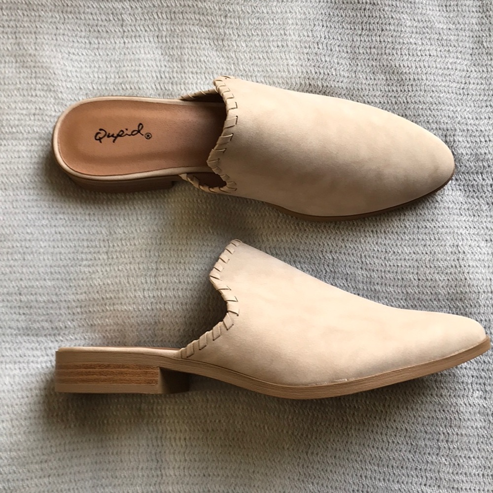 Lovely Weave Detail Mules!